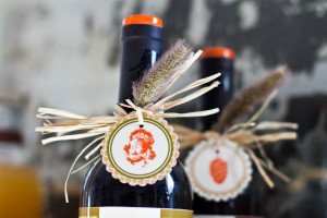 anders-ruff-rustic-thanksgiving-wine-bottle-tags-close